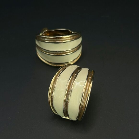 Vintage Weekenders Gold & Cream Enamel Half-Moon Clip On Earrings - Picture 5 of 8